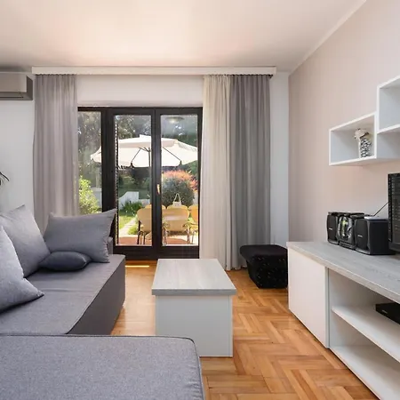 Holiday home Kuca Ruzic *